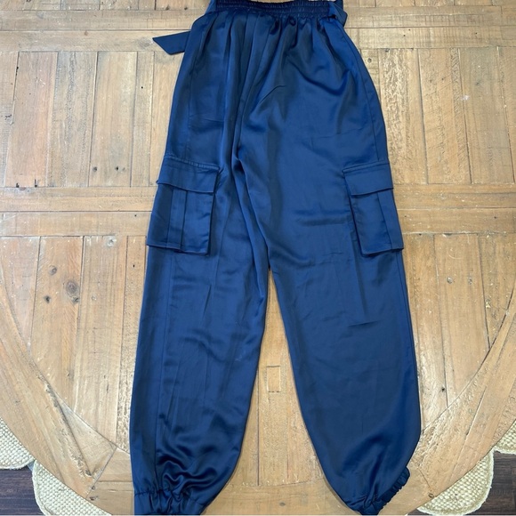 superdown Rachel Satin Cargo Pants Navy Womens Small Joggers Belted Revolve - Picture 8 of 12